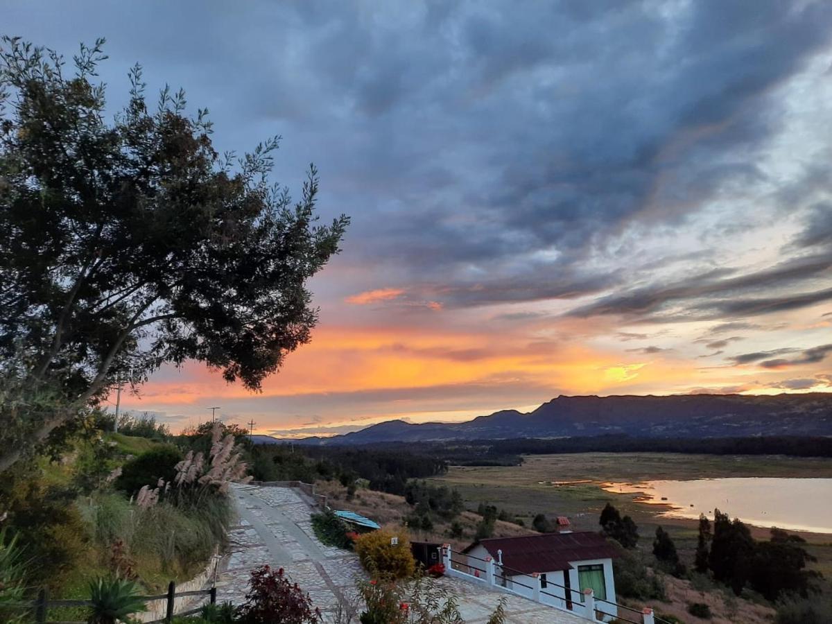 Benigno Mirador Bed & Breakfast Гуатавита Екстериор снимка